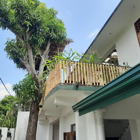 Mangohut Joy Appartement Anuradhapura Buitenkant foto