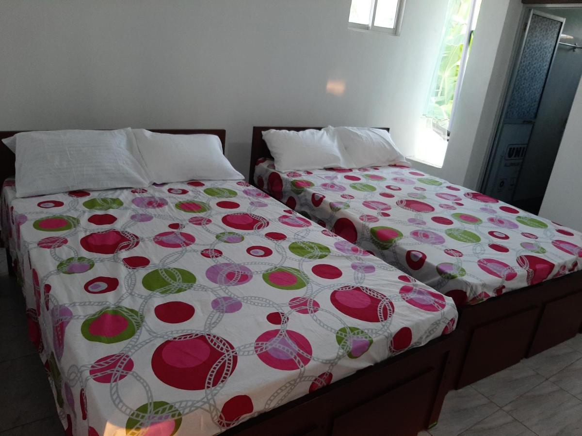 Mangohut Joy Appartement Anuradhapura Buitenkant foto