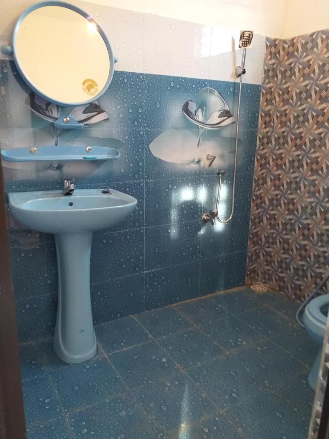 Mangohut Joy Appartement Anuradhapura Buitenkant foto